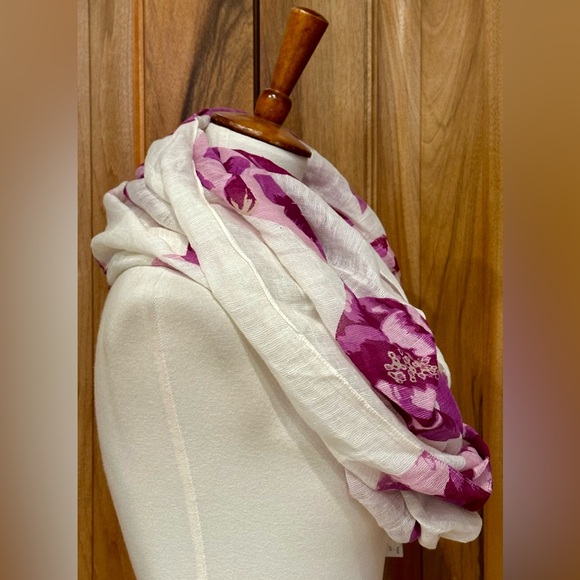 NWT Halogen - Cream/Purple Sheer Abstract Floral Print Infinity Scarf, Nordstrom - Picture 4 of 15